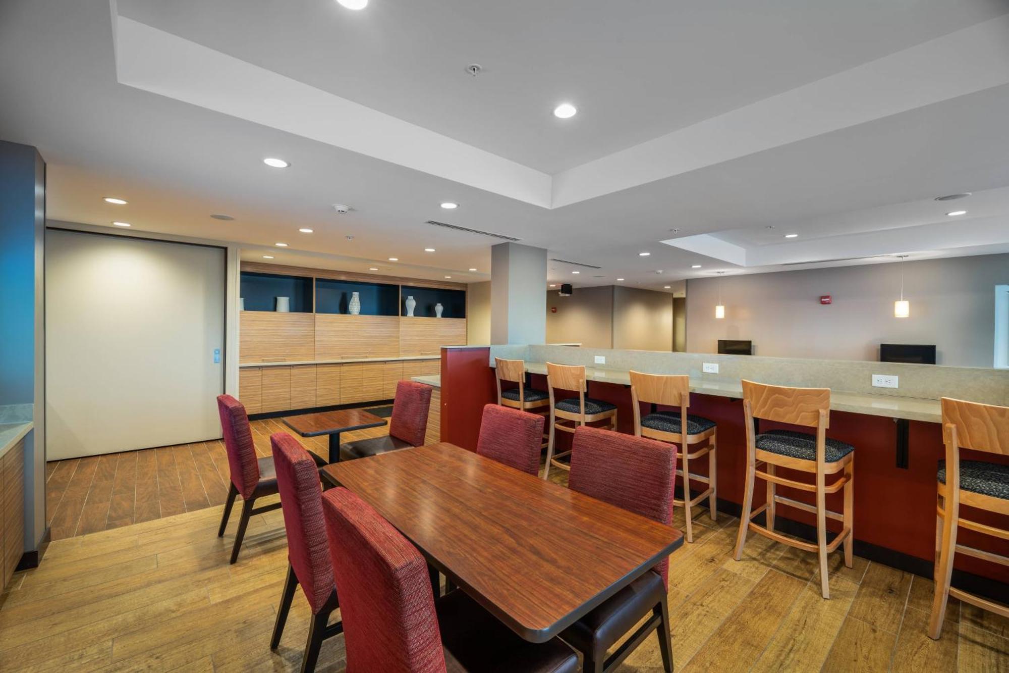 Towneplace Suites By Marriott Milwaukee Oak Creek Eksteriør billede