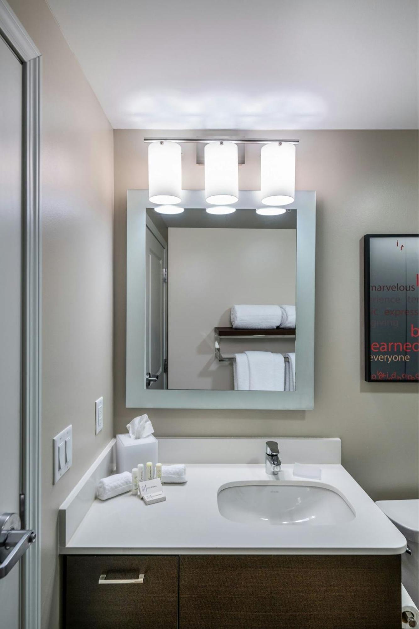 Towneplace Suites By Marriott Milwaukee Oak Creek Eksteriør billede
